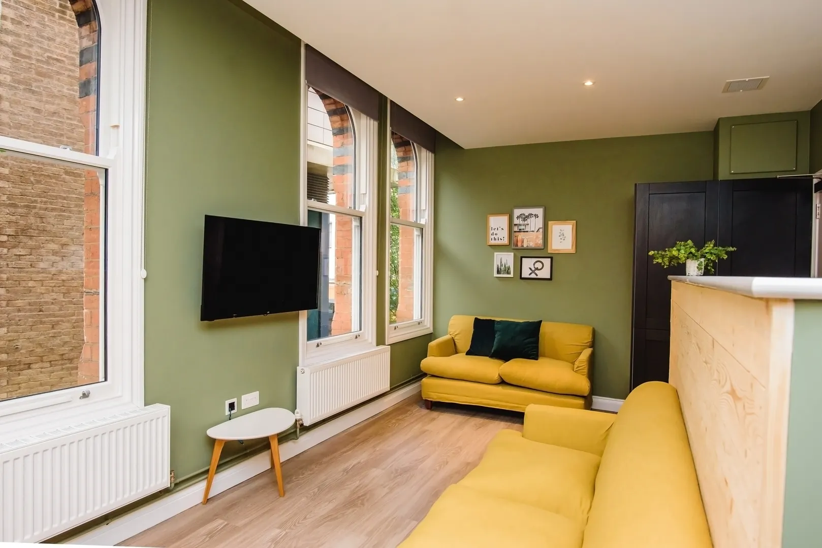 Flat A, 25 Lister Gate - Luxury 5 Bed City Centre Apartment - Image 13